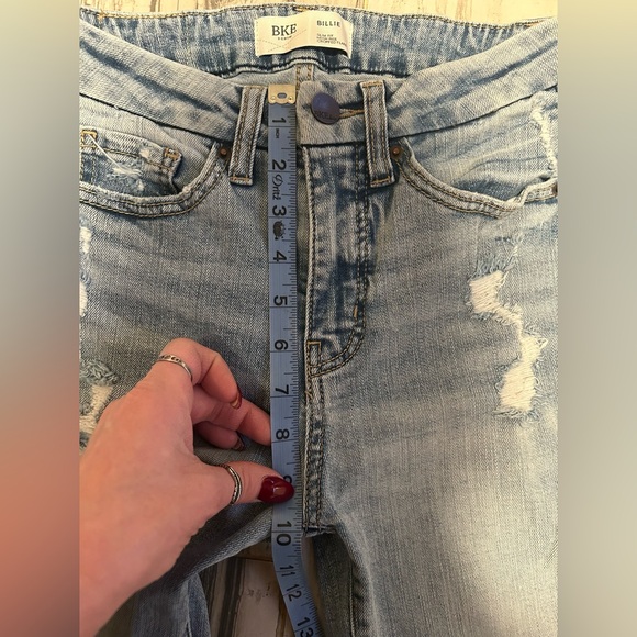 BKE Billie Cropped Flare Stretch Jean Buckle Jeans - Picture 13 of 16